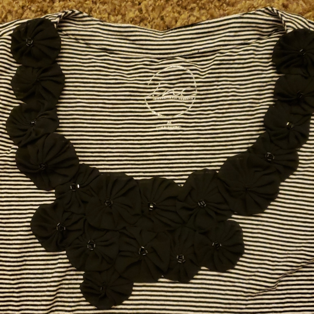 ⭐SALE⭐ Striped blouse with beaded flowers